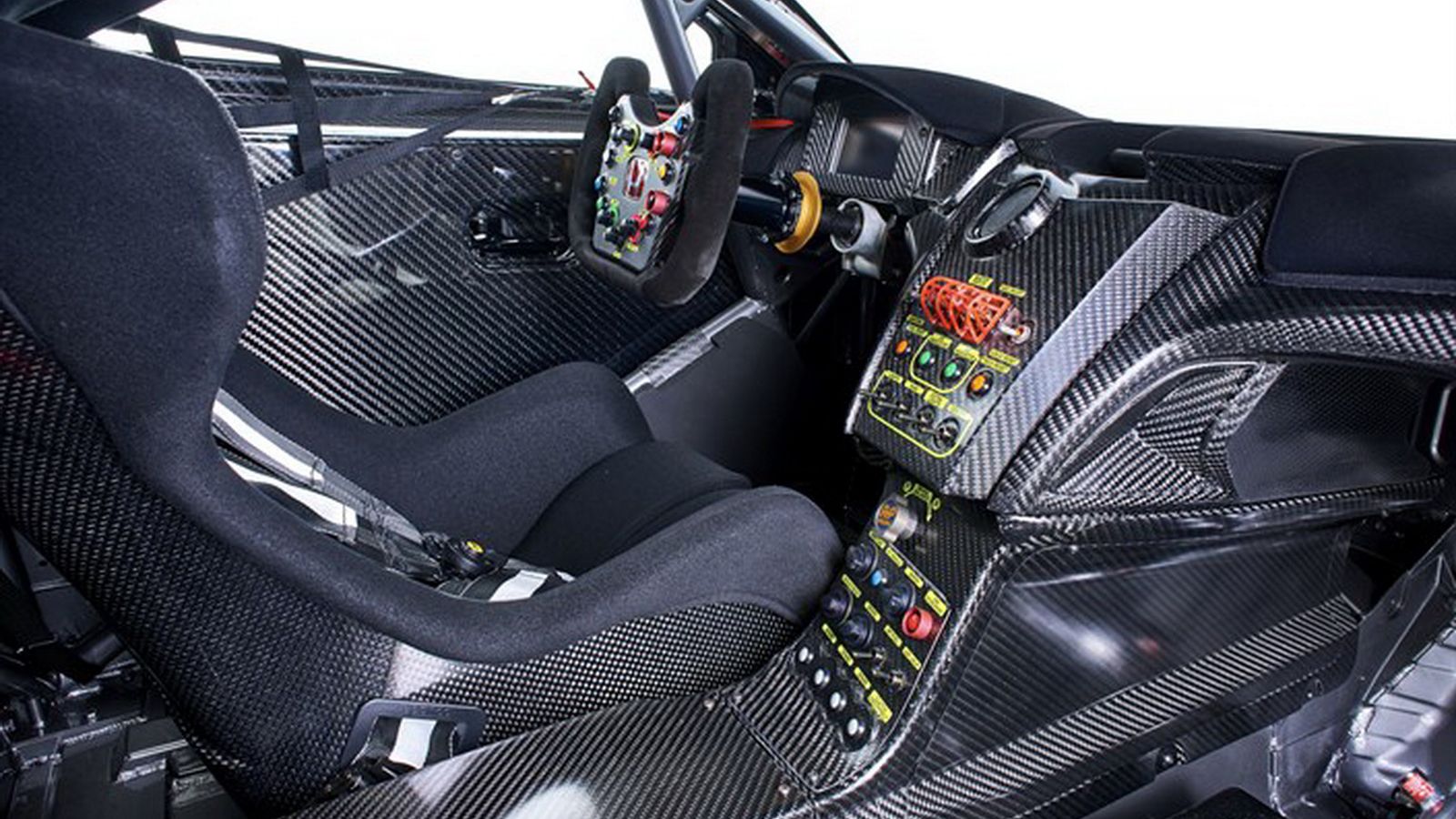 Η τιμή εκκίνησης του Honda NSX GT3 ορίζεται στα 465.000 ευρώ, με την JAS Motorsport να προσφέρει επιπλέον επιλογές σύμφωνα με τις ανάγκες της κάθε ομά